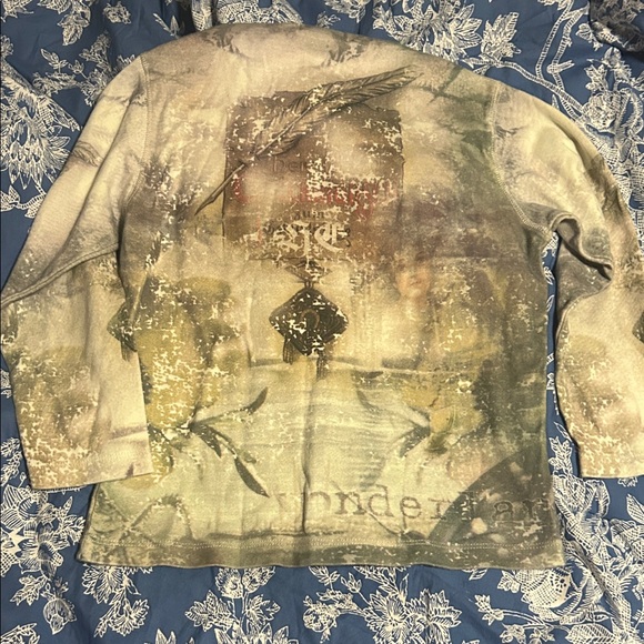 Vintage Wonderland Graphic Long Sleeve Shirt - Picture 4 of 4